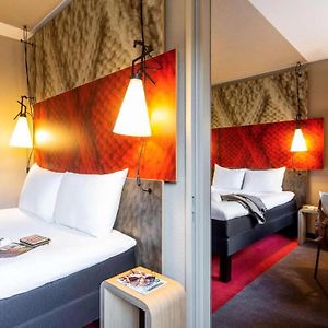Standard Family Suite